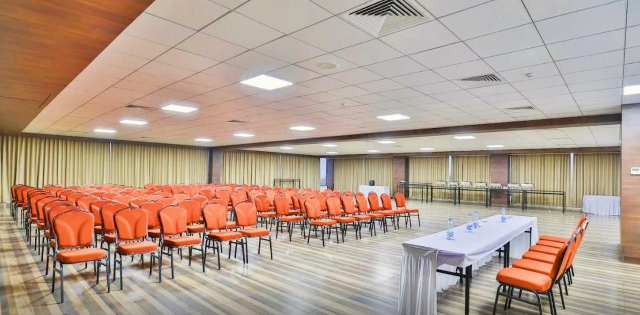 Genx Surat By 1589 Hotels Palsana (Gujarat) Exterior foto