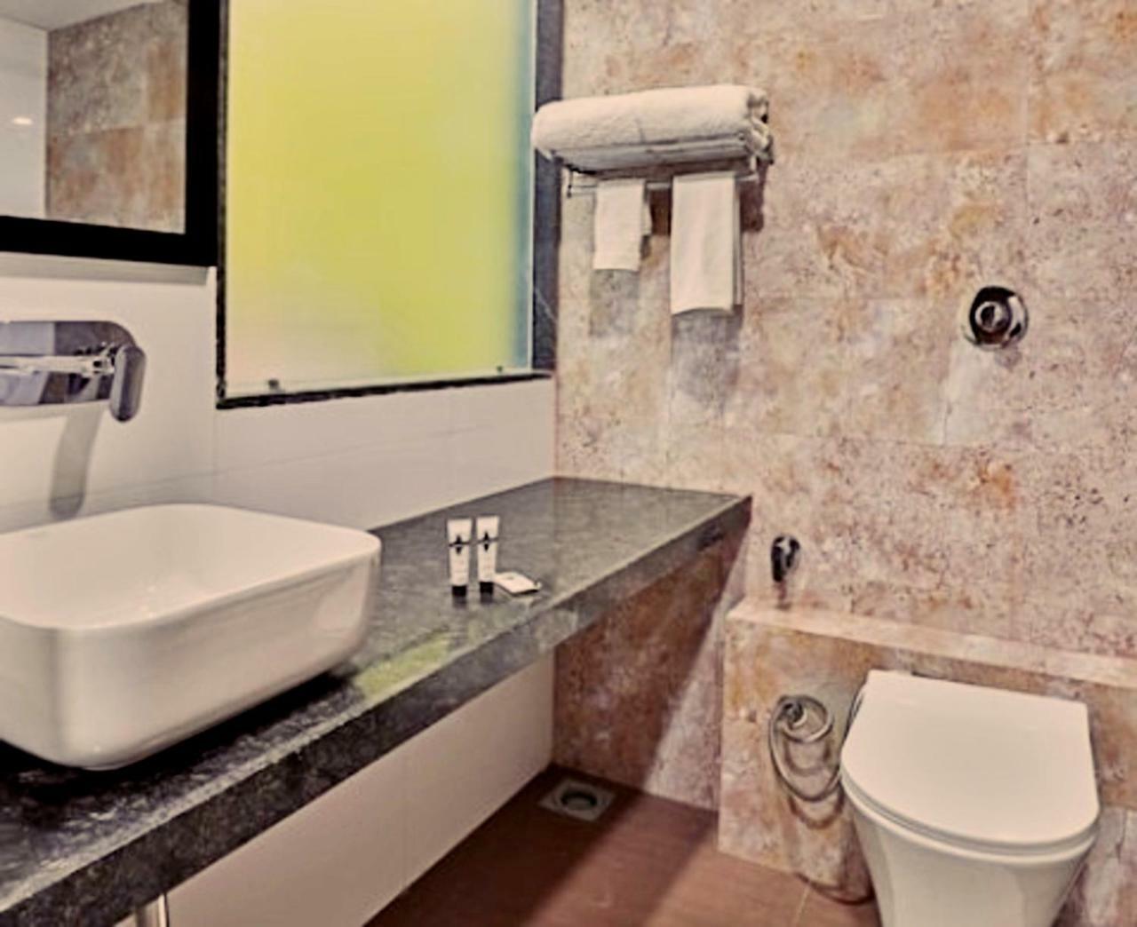 Genx Surat By 1589 Hotels Palsana (Gujarat) Exterior foto